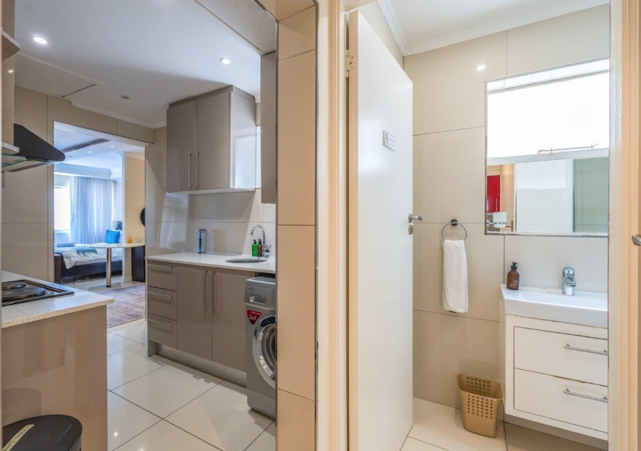 3 Bedroom Property for Sale in Mouille Point Western Cape